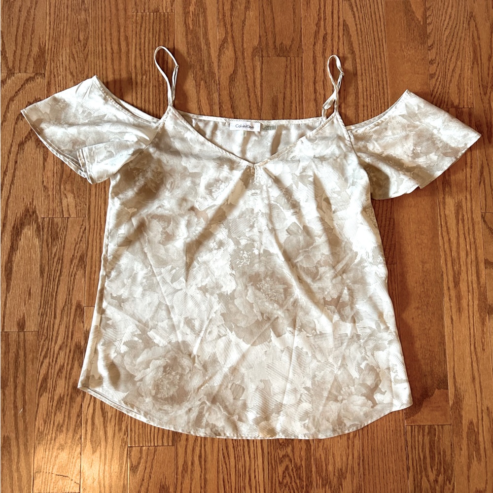 Calvin Klein | White & tan floral blouse